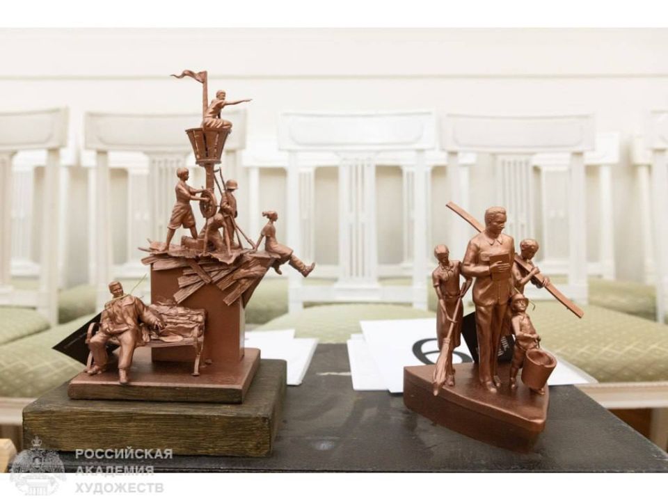 Российская академия художеств подвела итоги Всероссийского открытого конкурса проектов памятника Аркадию Гайдару и тимуровцам, который в ближайшее время появится в Курске Российская академия художеств подвела итоги Всероссийского открытого конкурса проектов памятника Аркадию Гайдару и тимуровцам, который в ближайшее время появится в Курске