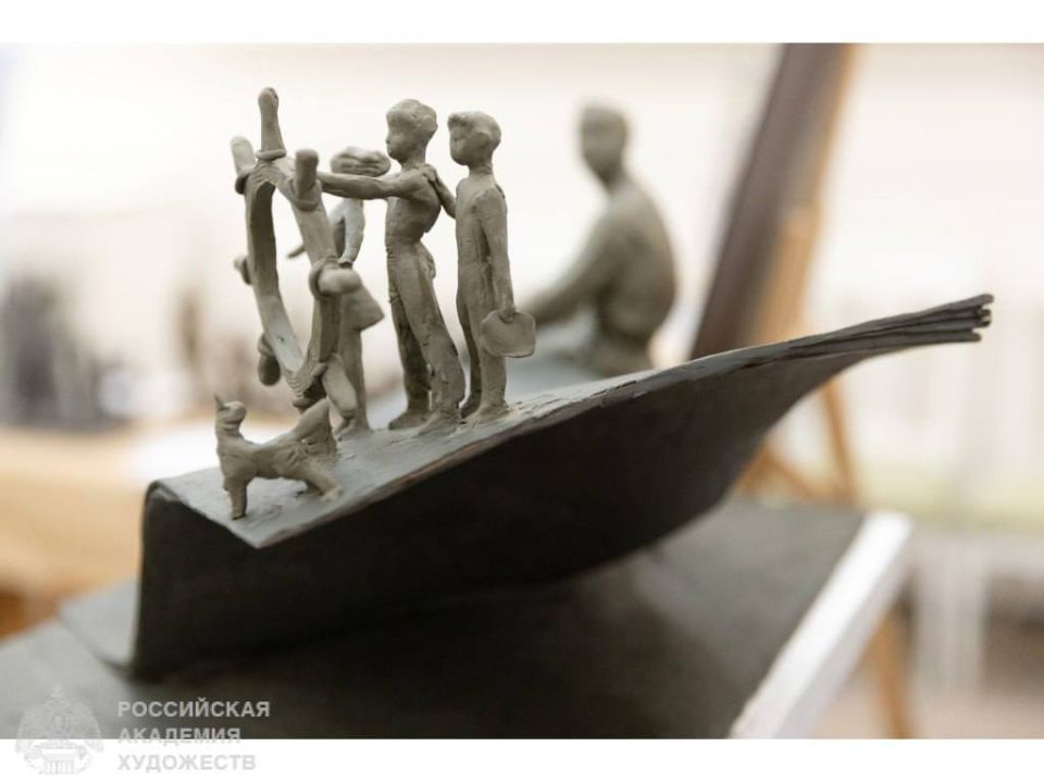 Российская академия художеств подвела итоги Всероссийского открытого конкурса проектов памятника Аркадию Гайдару и тимуровцам, который в ближайшее время появится в Курске Российская академия художеств подвела итоги Всероссийского открытого конкурса проектов памятника Аркадию Гайдару и тимуровцам, который в ближайшее время появится в Курске