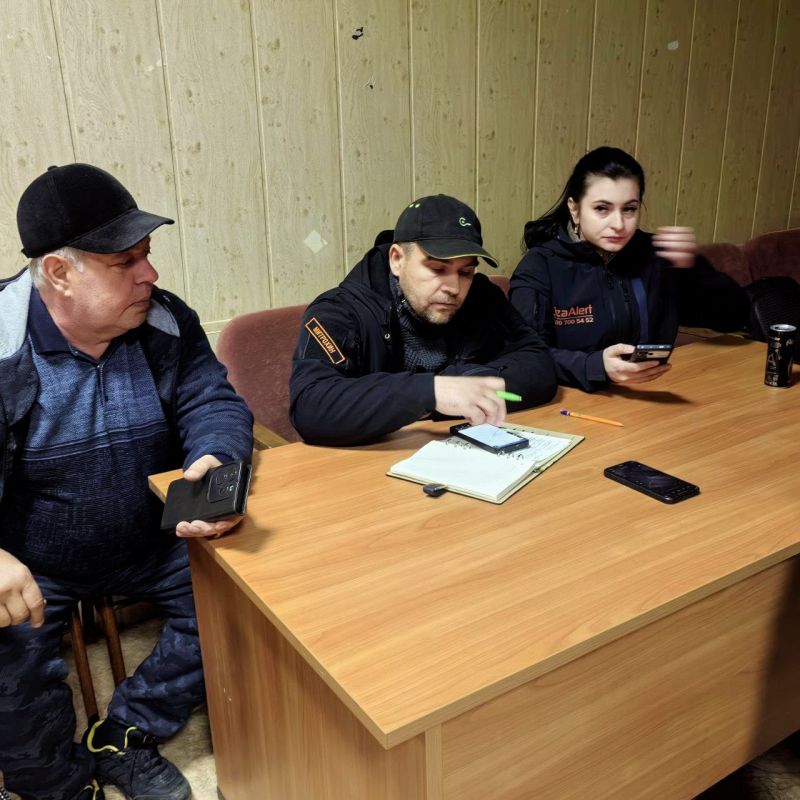 Юрий Астахов: ШТАБ ПОИСК.. В ночь с 1 на 2 ноября на территории Пригородненского сельсовета был развернут оперативный штаб поисково-спасательного отряда «ЛизаАлерт». Поводом для его работы стало тревожное известие о пропаже... Юрий Астахов: ШТАБ ПОИСК.. В ночь с 1 на 2 ноября на территории Пригородненского сельсовета был развернут оперативный штаб поисково-спасательного отряда «ЛизаАлерт». Поводом для его работы стало тревожное известие о пропаже...