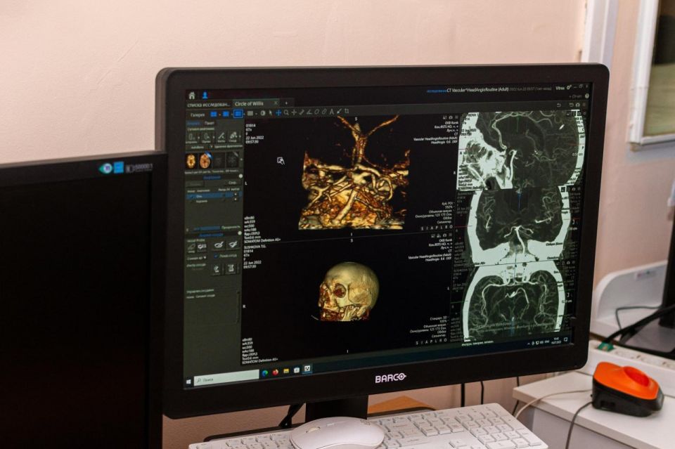 Главный внештатный специалист по цереброваскулярным болезням Курской области, заведующий неврологическим отделением Регионального сосудистого центра Курской областной многопрофильной клинической больницы Андрей Бирюков... Главный внештатный специалист по цереброваскулярным болезням Курской области, заведующий неврологическим отделением Регионального сосудистого центра Курской областной многопрофильной клинической больницы Андрей Бирюков...