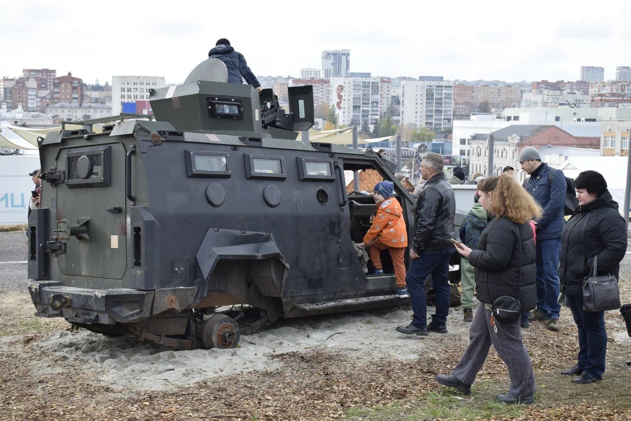 Экспозиция "Поток: Урок русского героизма" открылась накануне Дня народного единства на Фестивале приграничных районов на Полугоре Экспозиция "Поток: Урок русского героизма" открылась накануне Дня народного единства на Фестивале приграничных районов на Полугоре