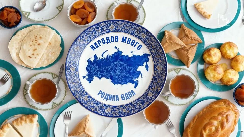 У России есть свои праздничные традиции – блины на масленицу, пасхальные куличи, оливье на Новый год
