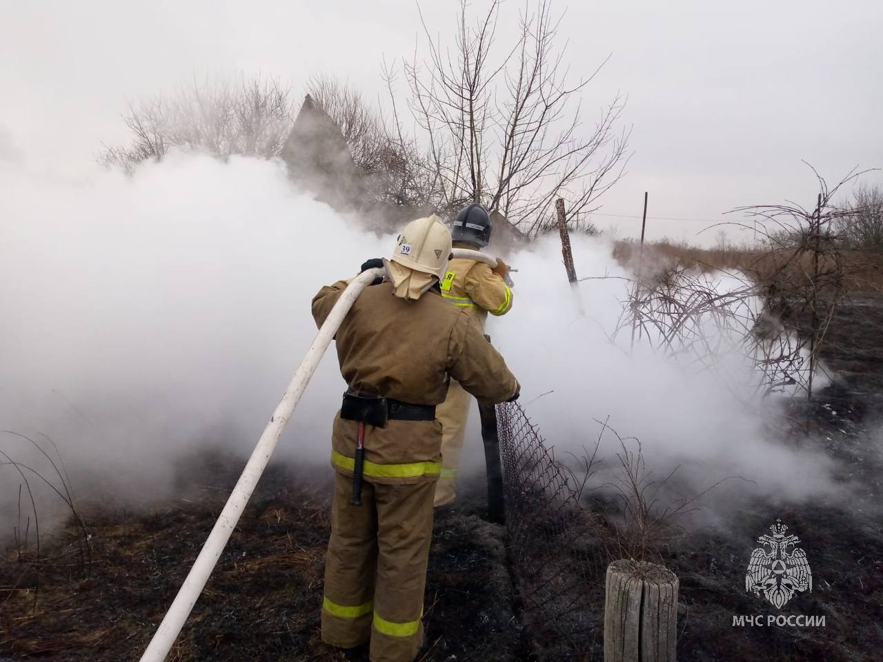 Каждый третий пожар помогают тушить добровольцы