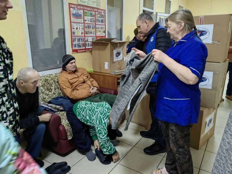 Татьяна Москалькова: Собрали и доставили гуманитарный груз для пациентов одного из приграничных психоневрологических интернатов Курской области, размещенных сегодня в комплексном центре обслуживания и реабилитации... Татьяна Москалькова: Собрали и доставили гуманитарный груз для пациентов одного из приграничных психоневрологических интернатов Курской области, размещенных сегодня в комплексном центре обслуживания и реабилитации...