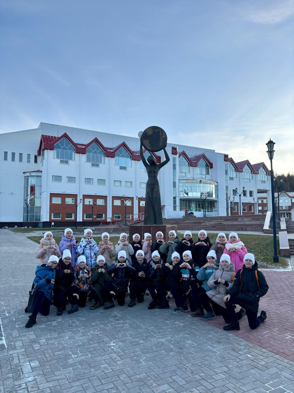 В праздничный день 4 ноября по телеканалу «Россия-Культура» и на платформе «Смотрим» пройдет трансляция открытия фестиваля «Москва встречает друзей!» В праздничный день 4 ноября по телеканалу «Россия-Культура» и на платформе «Смотрим» пройдет трансляция открытия фестиваля «Москва встречает друзей!»