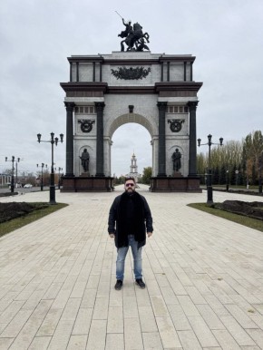 Блогер Аким Апачев приехал в Курск поддержать добровольцев