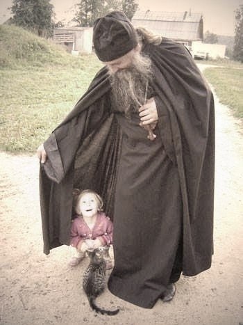 Нина Голубева: Листая ленту, наткнулась вот на такой стишок от уныния, ведь, как правило, осенью нас посещают разные меланхоличные мысли