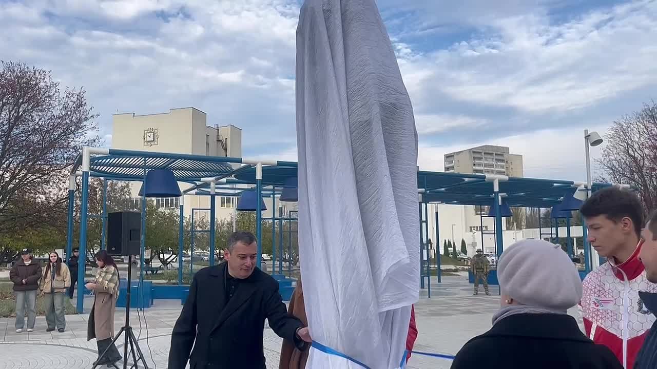 В Курчатове открыли памятник заслуженному тренеру России Ильдару Мавлютову