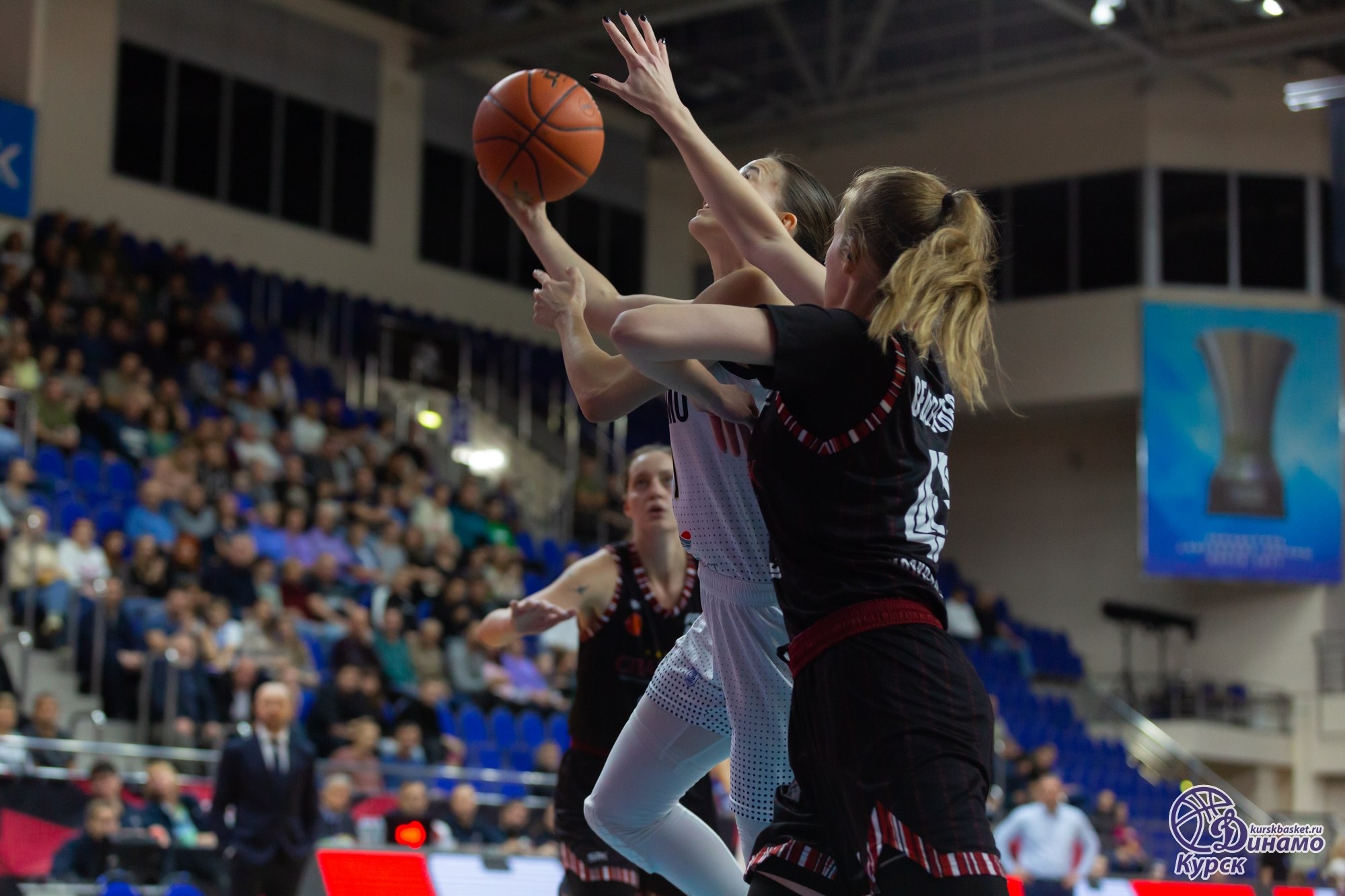 ПОБЕДА НАД «СПАРТОЙ». Курское «Динамо» дома обыграло «Спарта энд К» из Видного со счётом 88:52 (29:14, 16:12, 25:6, 18:20) ПОБЕДА НАД «СПАРТОЙ». Курское «Динамо» дома обыграло «Спарта энд К» из Видного со счётом 88:52 (29:14, 16:12, 25:6, 18:20)