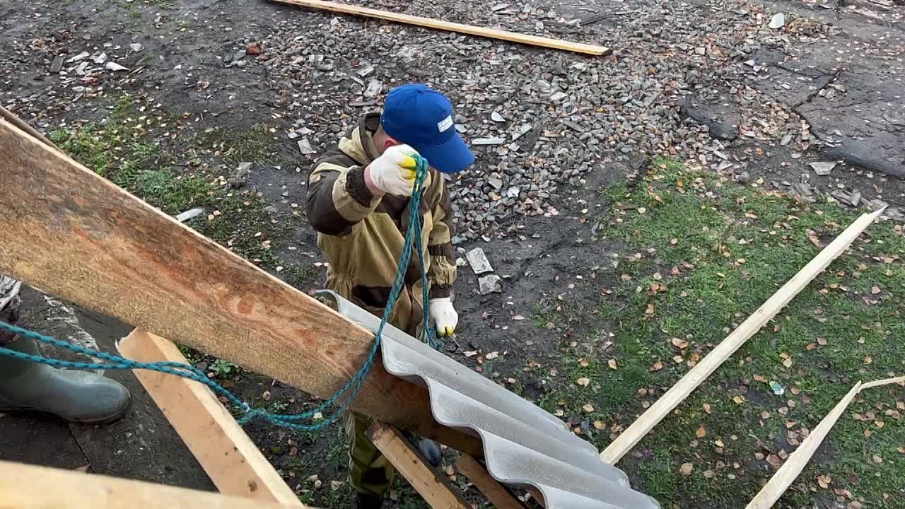 Участники 8 смены волонтерского лагеря Курский рубеж приступили к восстановлению приграничных сёл