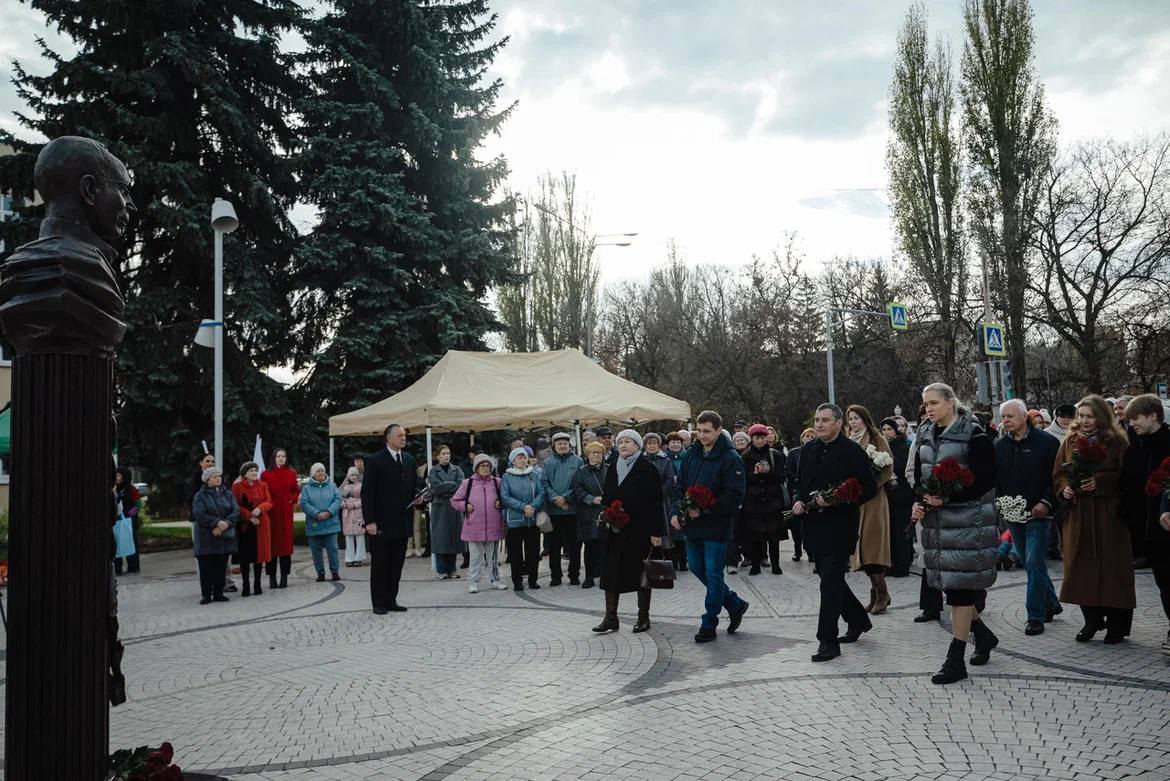 Александр Хинштейн: Тренер, учитель, наставник, основатель фехтовальной школы мирового уровня Александр Хинштейн: Тренер, учитель, наставник, основатель фехтовальной школы мирового уровня