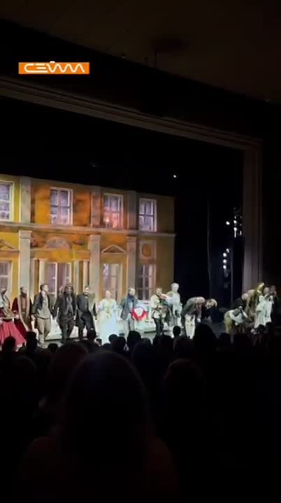 Куряне долго провожали актёров «Табакерки» бурными овациями