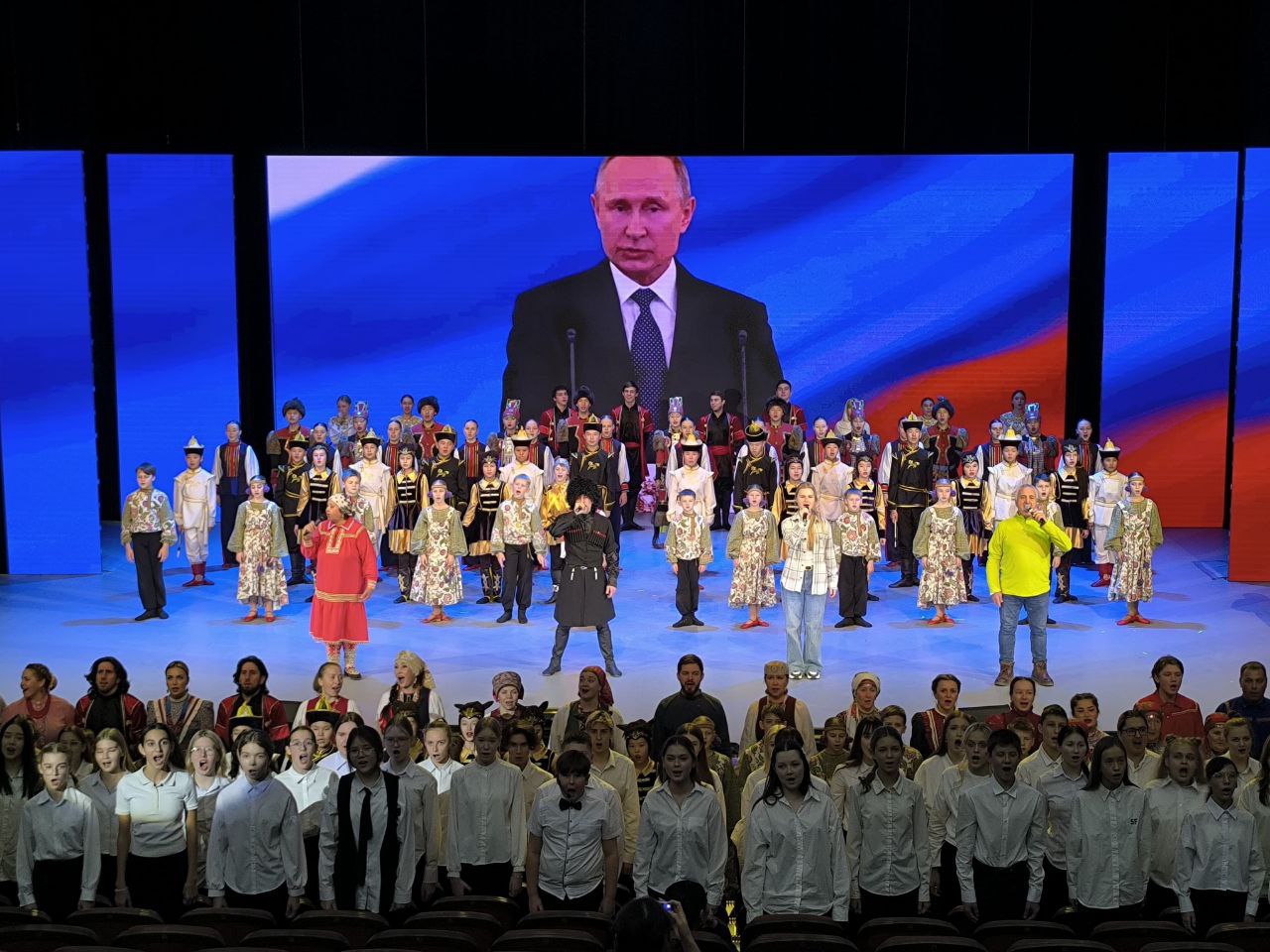 В праздничный день 4 ноября по телеканалу «Россия-Культура» и на платформе «Смотрим» пройдет трансляция открытия фестиваля «Москва встречает друзей!» В праздничный день 4 ноября по телеканалу «Россия-Культура» и на платформе «Смотрим» пройдет трансляция открытия фестиваля «Москва встречает друзей!»