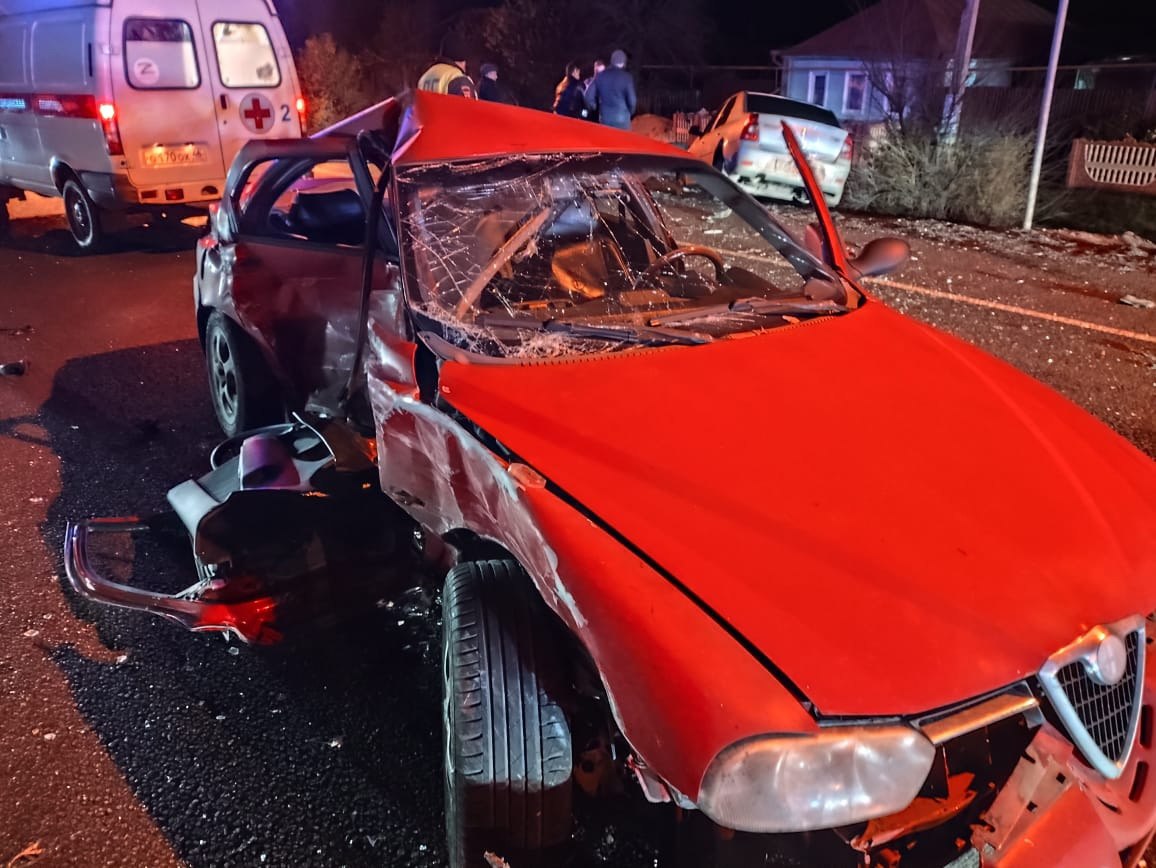 На трассе под Курском столкнулись четыре автомобиля