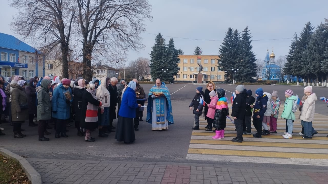 Сегодня Православная Церковь отмечает праздник явления Казанской иконы Божией Матери Сегодня Православная Церковь отмечает праздник явления Казанской иконы Божией Матери