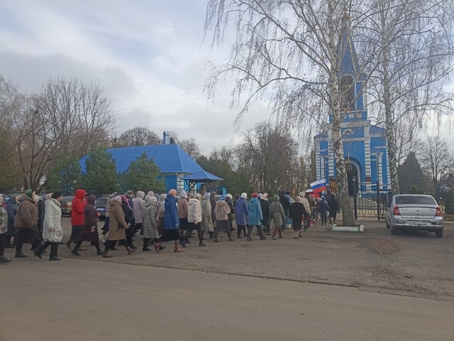 Сегодня Православная Церковь отмечает праздник явления Казанской иконы Божией Матери Сегодня Православная Церковь отмечает праздник явления Казанской иконы Божией Матери