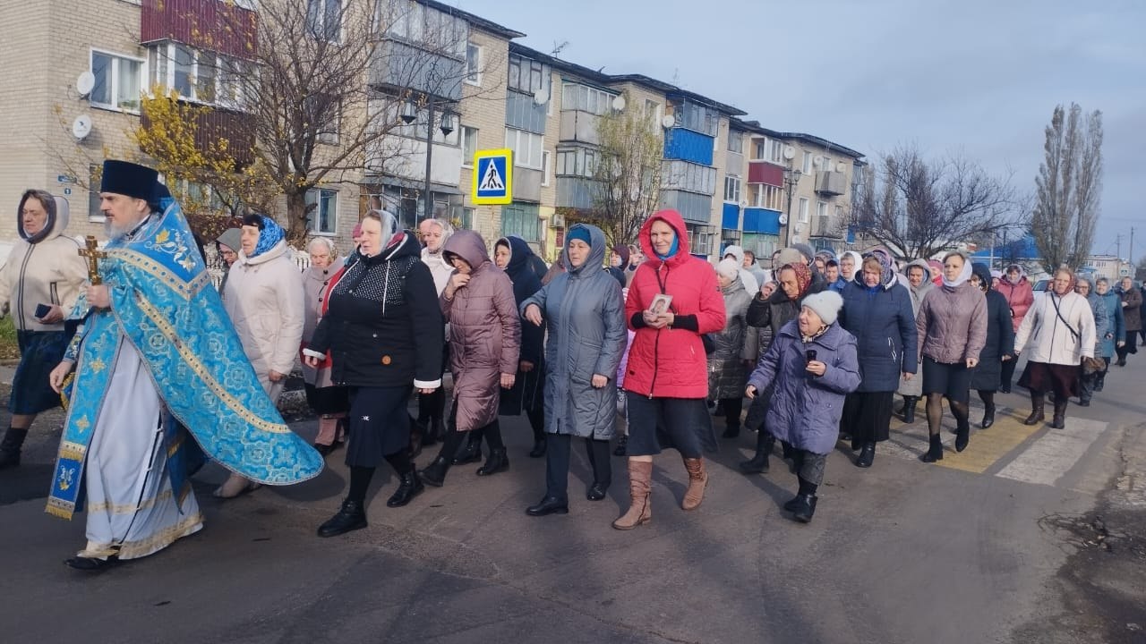 Сегодня Православная Церковь отмечает праздник явления Казанской иконы Божией Матери Сегодня Православная Церковь отмечает праздник явления Казанской иконы Божией Матери