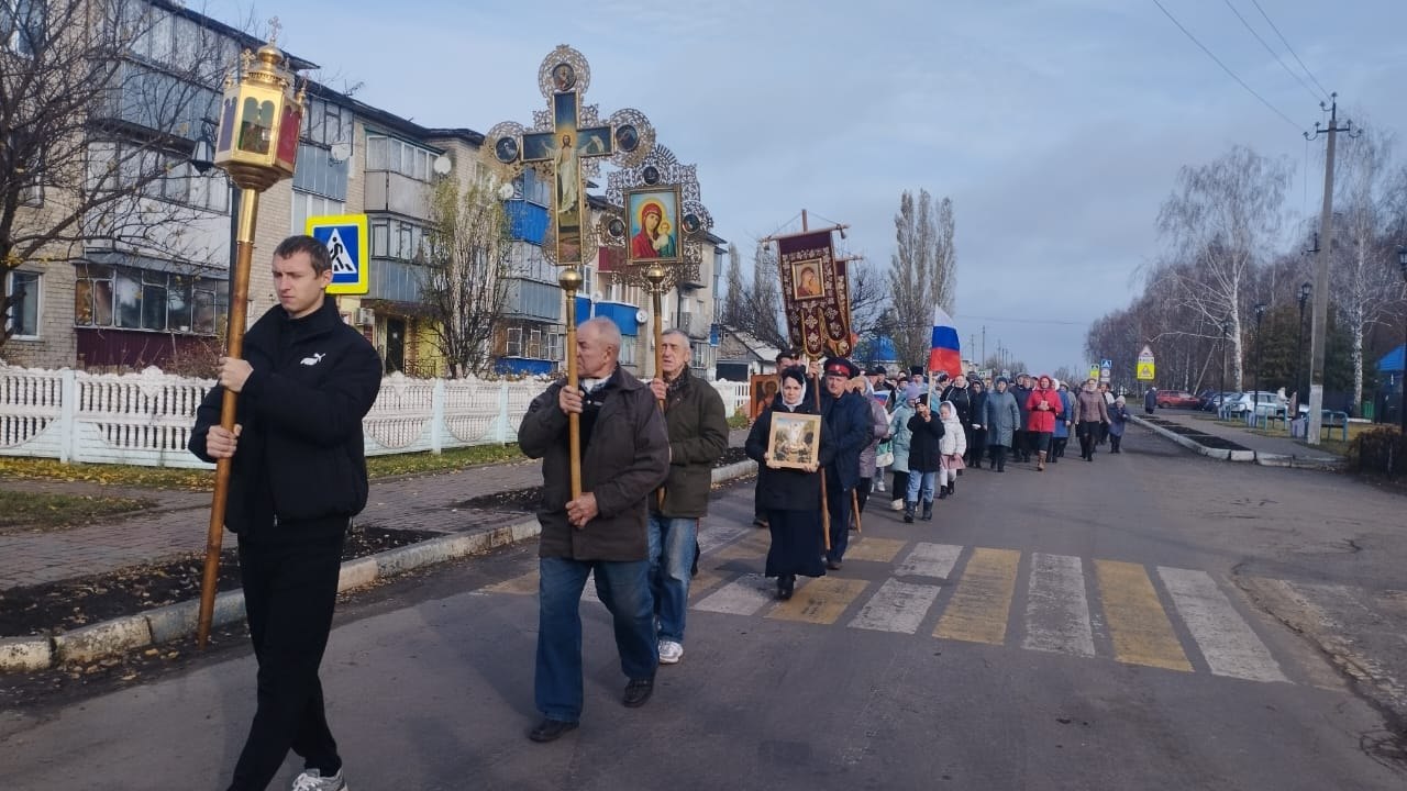 Сегодня Православная Церковь отмечает праздник явления Казанской иконы Божией Матери Сегодня Православная Церковь отмечает праздник явления Казанской иконы Божией Матери