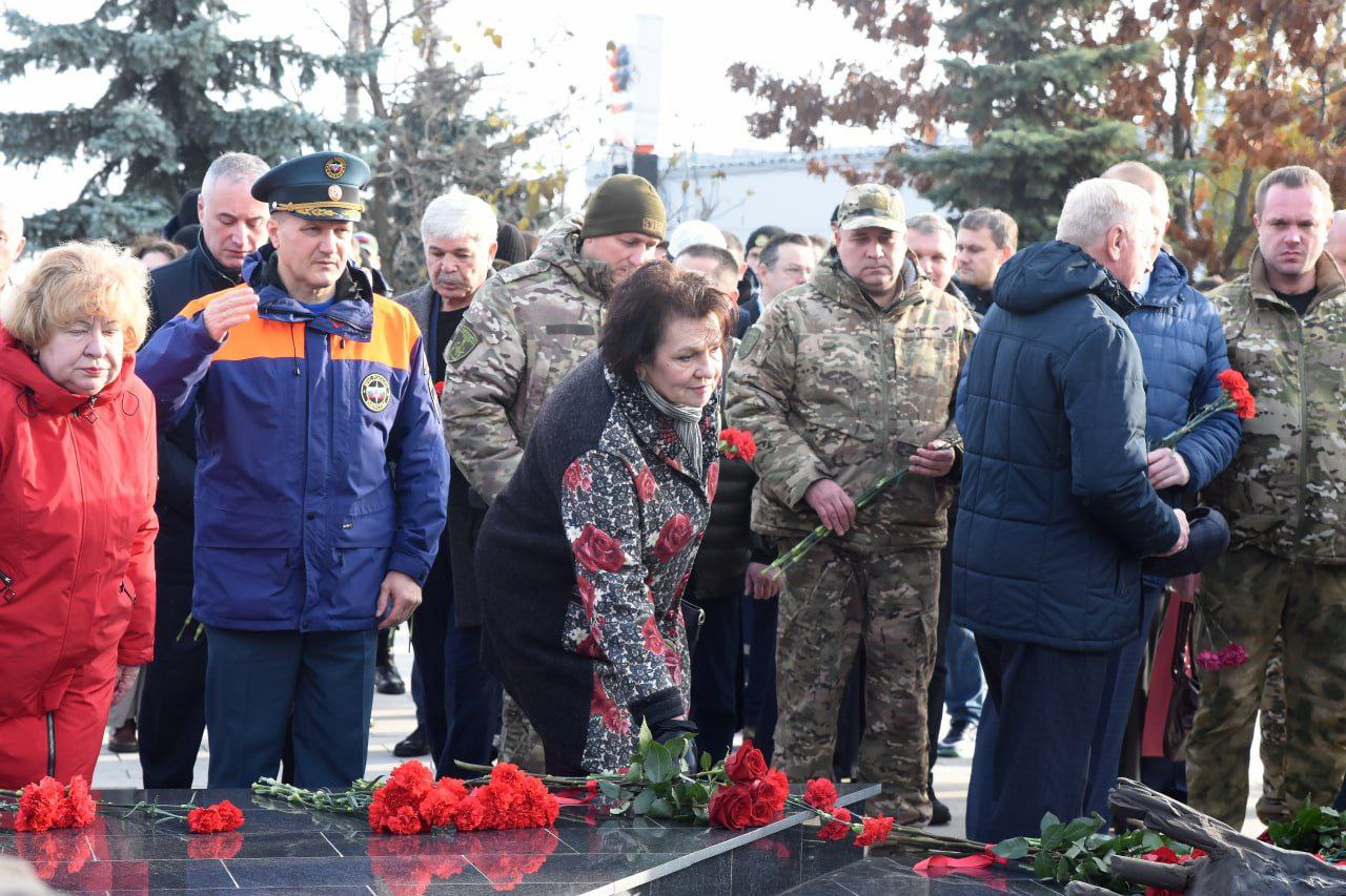 В День народного единства память о подвиге ополчения 1612 года куряне почтили на мемориале "Курская дуга" В День народного единства память о подвиге ополчения 1612 года куряне почтили на мемориале "Курская дуга"