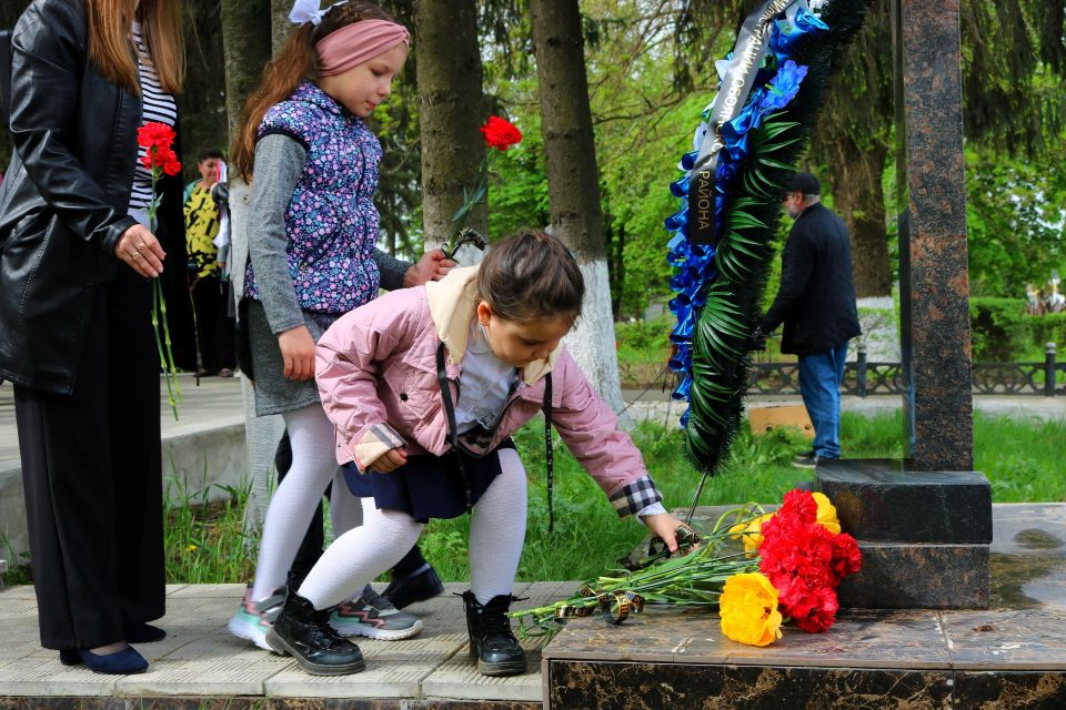    ,  !   , ,      !         ,        ...