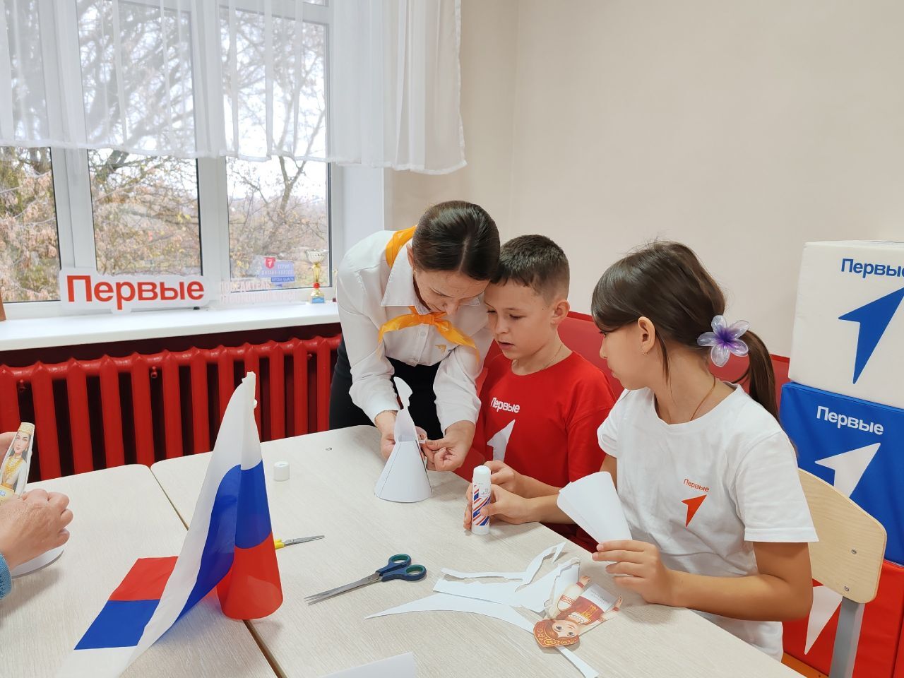 В рамках формата №1 Всероссийской акции «Россия - семья семей», посвященной Дню народного единства, в первичном отделении Курбакинской школы была проведена викторина «Марафон культур», в которой приняли участие активисты... В рамках формата №1 Всероссийской акции «Россия - семья семей», посвященной Дню народного единства, в первичном отделении Курбакинской школы была проведена викторина «Марафон культур», в которой приняли участие активисты...