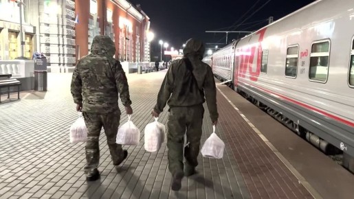 Целую операцию развернула группа неравнодушных россиян, чтобы накормить пирогами ребят на передовой в День народного единства