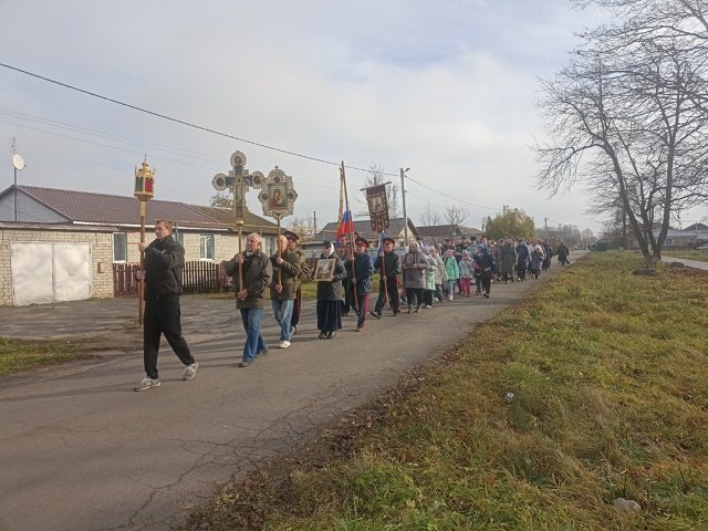 Сегодня Православная Церковь отмечает праздник явления Казанской иконы Божией Матери Сегодня Православная Церковь отмечает праздник явления Казанской иконы Божией Матери