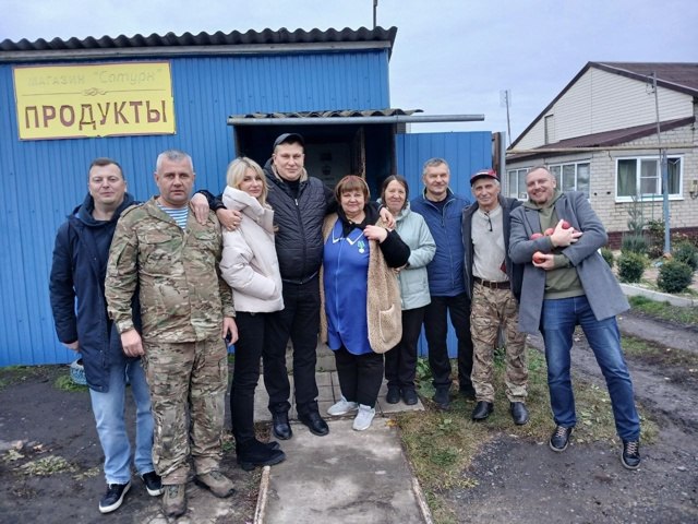 В преддверии Дня народного единства жительница села Поныри Людмила Самохвалова была удостоена медали за вклад в помощь фронту В преддверии Дня народного единства жительница села Поныри Людмила Самохвалова была удостоена медали за вклад в помощь фронту