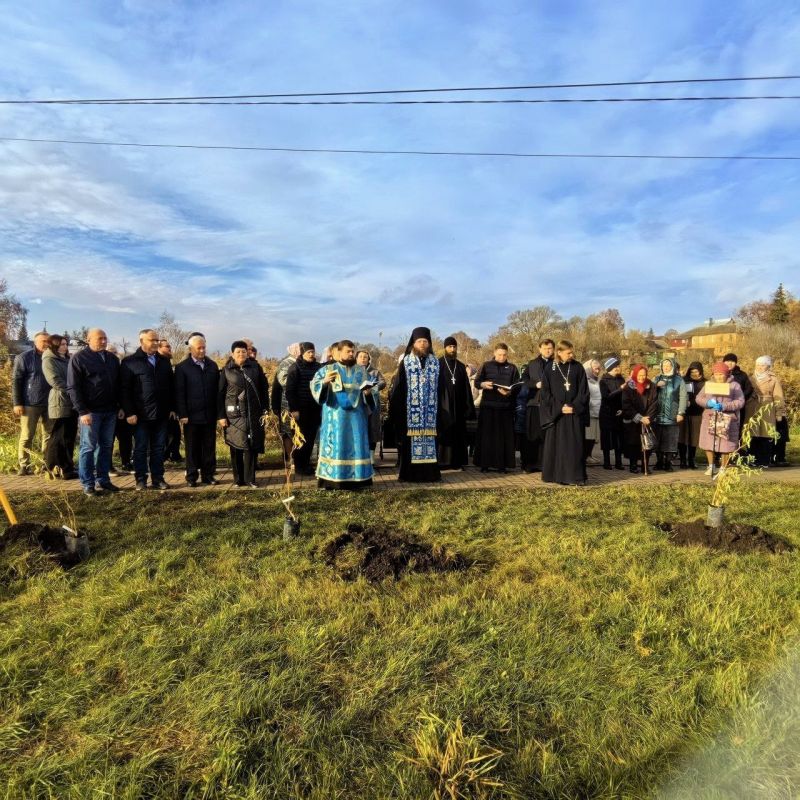 Заложили Аллею Памяти: как Щигры отметили День народного единства Заложили Аллею Памяти: как Щигры отметили День народного единства