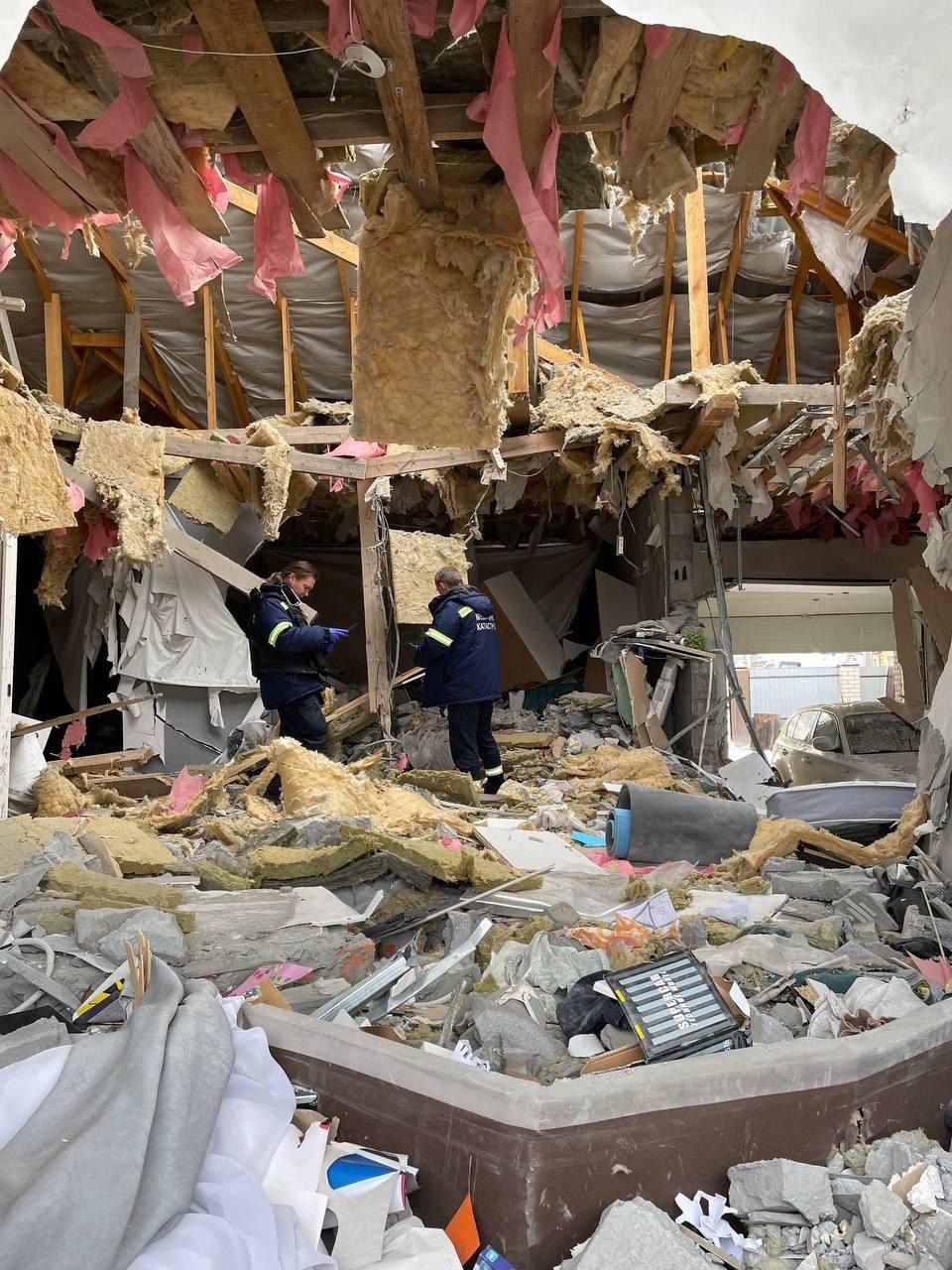 Марина Ахмедова: Когда ДРГ зашли в Грайворон Ульяна Худотеплая уже работала фельдшером на скорой и получила команду ехать туда, эвакуировать тяжелых бабушек из ЦРБ Марина Ахмедова: Когда ДРГ зашли в Грайворон Ульяна Худотеплая уже работала фельдшером на скорой и получила команду ехать туда, эвакуировать тяжелых бабушек из ЦРБ