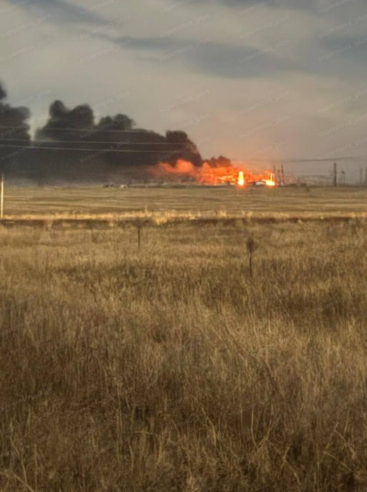 Противник продолжает ответные удары по российским объектам энергетики: дронами-камикадзе были атакованы подстанция «Фроловская» 500 кВ в Волгоградской области и подстанция «Рыльская» 110 кВ в Курской области