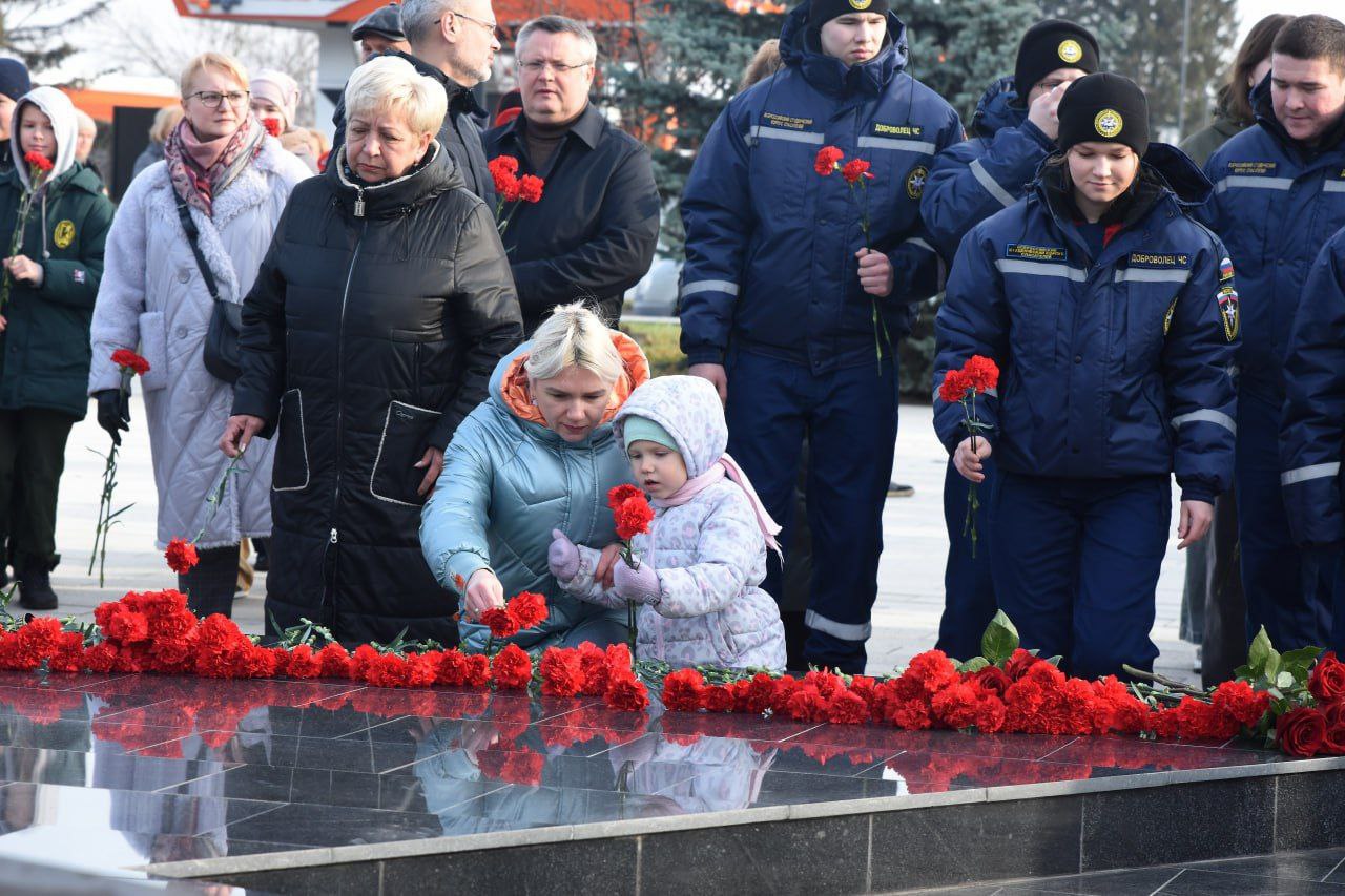 В Курске прошёл митинг в честь Дня народного единства В Курске прошёл митинг в честь Дня народного единства