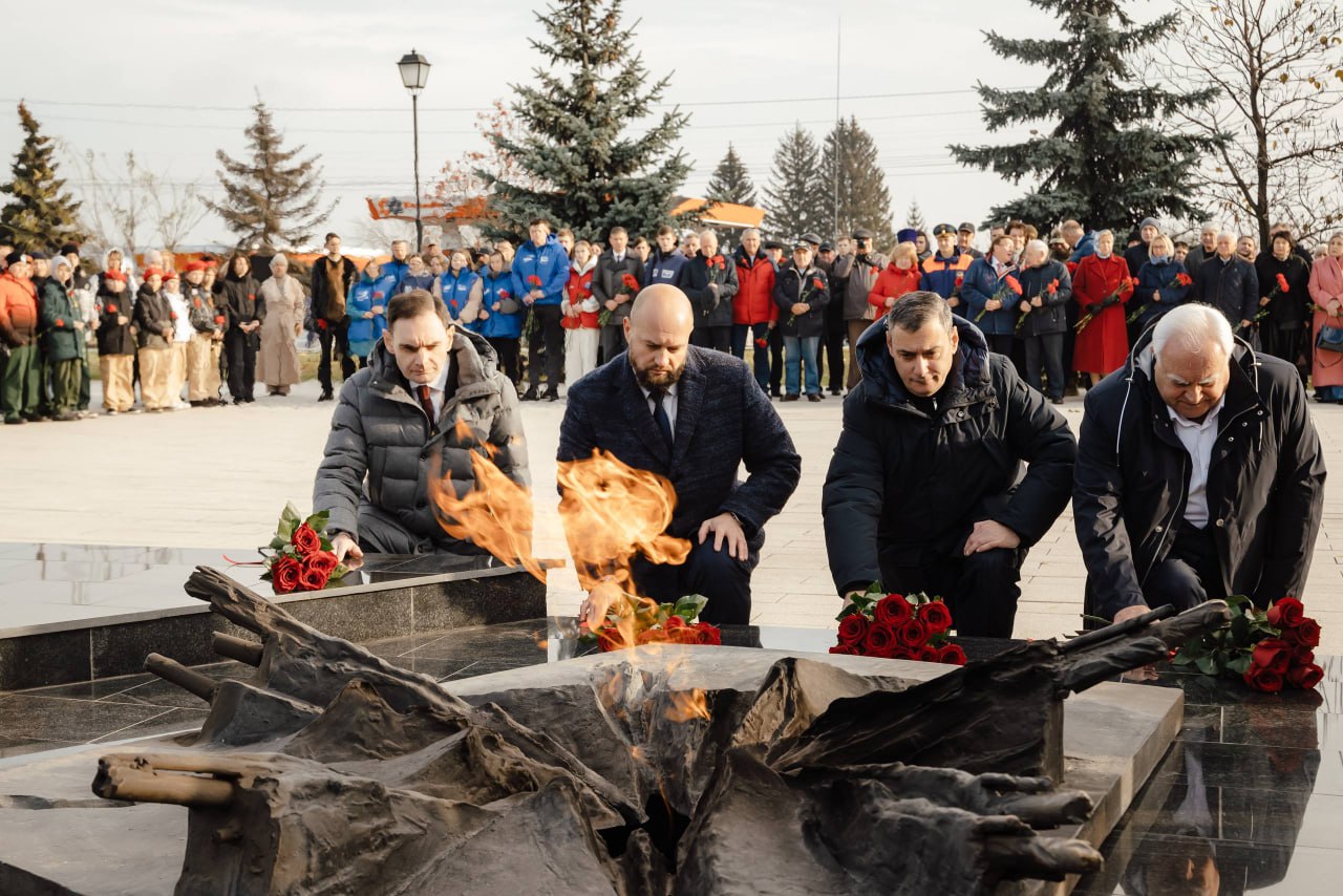 123 «Сегодня — день, когда мы отдаём дань памяти нашим предкам самых разных национальностей» 123 «Сегодня — день, когда мы отдаём дань памяти нашим предкам самых разных национальностей»