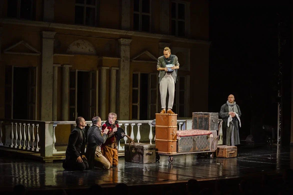 6,5 тысяч человек посмотрели спектакль "Ревизор" в онлайн-формате 6,5 тысяч человек посмотрели спектакль "Ревизор" в онлайн-формате