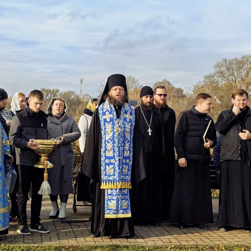 Заложили Аллею Памяти: как Щигры отметили День народного единства Заложили Аллею Памяти: как Щигры отметили День народного единства