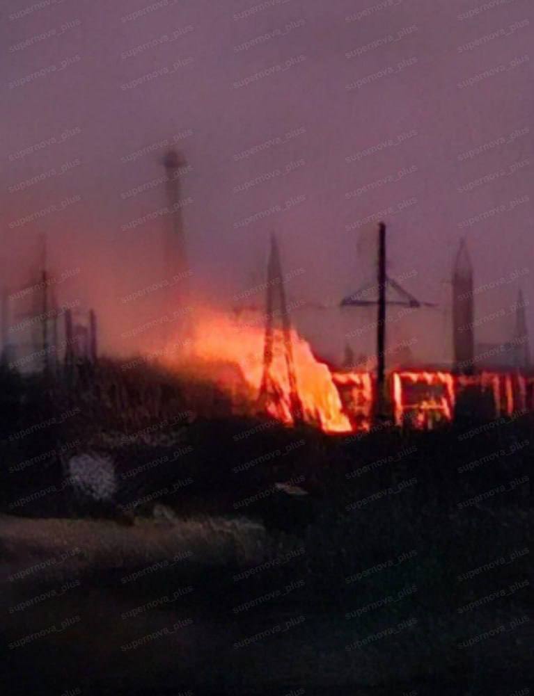 Противник продолжает ответные удары по российским объектам энергетики: дронами-камикадзе были атакованы подстанция «Фроловская» 500 кВ в Волгоградской области и подстанция «Рыльская» 110 кВ в Курской области Противник продолжает ответные удары по российским объектам энергетики: дронами-камикадзе были атакованы подстанция «Фроловская» 500 кВ в Волгоградской области и подстанция «Рыльская» 110 кВ в Курской области