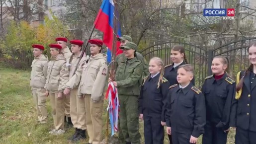 Сегодня сажали деревья. В День народного единства офицеры военного следственного управления СК РФ по Московскому военному округу совместно с курскими коллегами высадили деревья на территории школы