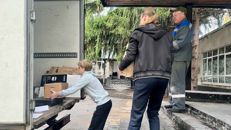 Осенние каникулы лицеисты провели с пользой для экологии и приняли участие в экологической акции «Сдай макулатуру - спаси дерево» в рамках реализации национального проекта «Экологическое благополучие» Осенние каникулы лицеисты провели с пользой для экологии и приняли участие в экологической акции «Сдай макулатуру - спаси дерево» в рамках реализации национального проекта «Экологическое благополучие»