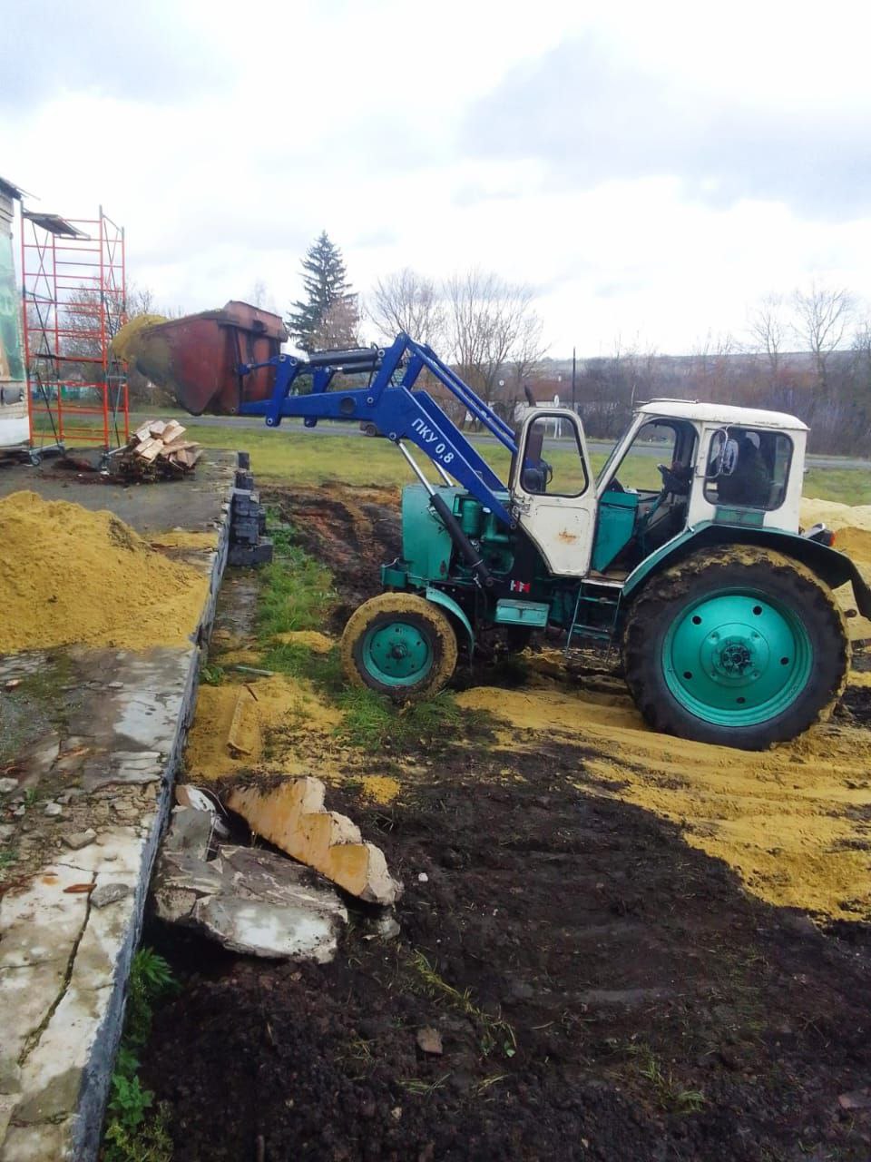 Андрей Амерев: В настоящее время, в рамках регионального проекта «Семейные ценности и инфраструктура культуры», в Среднеапоченском сельском доме культуры проходит капитальный ремонт Андрей Амерев: В настоящее время, в рамках регионального проекта «Семейные ценности и инфраструктура культуры», в Среднеапоченском сельском доме культуры проходит капитальный ремонт