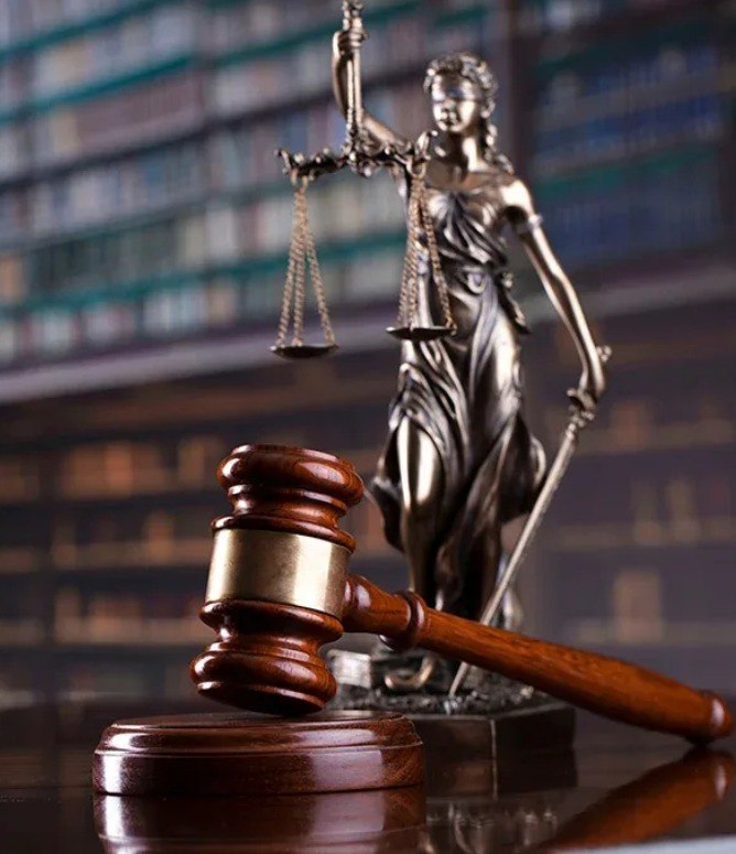 Дмитрий Новиков: Уважаемые работники судебных учреждений! Поздравляю вас с профессиональным праздником — Днем работника суда!