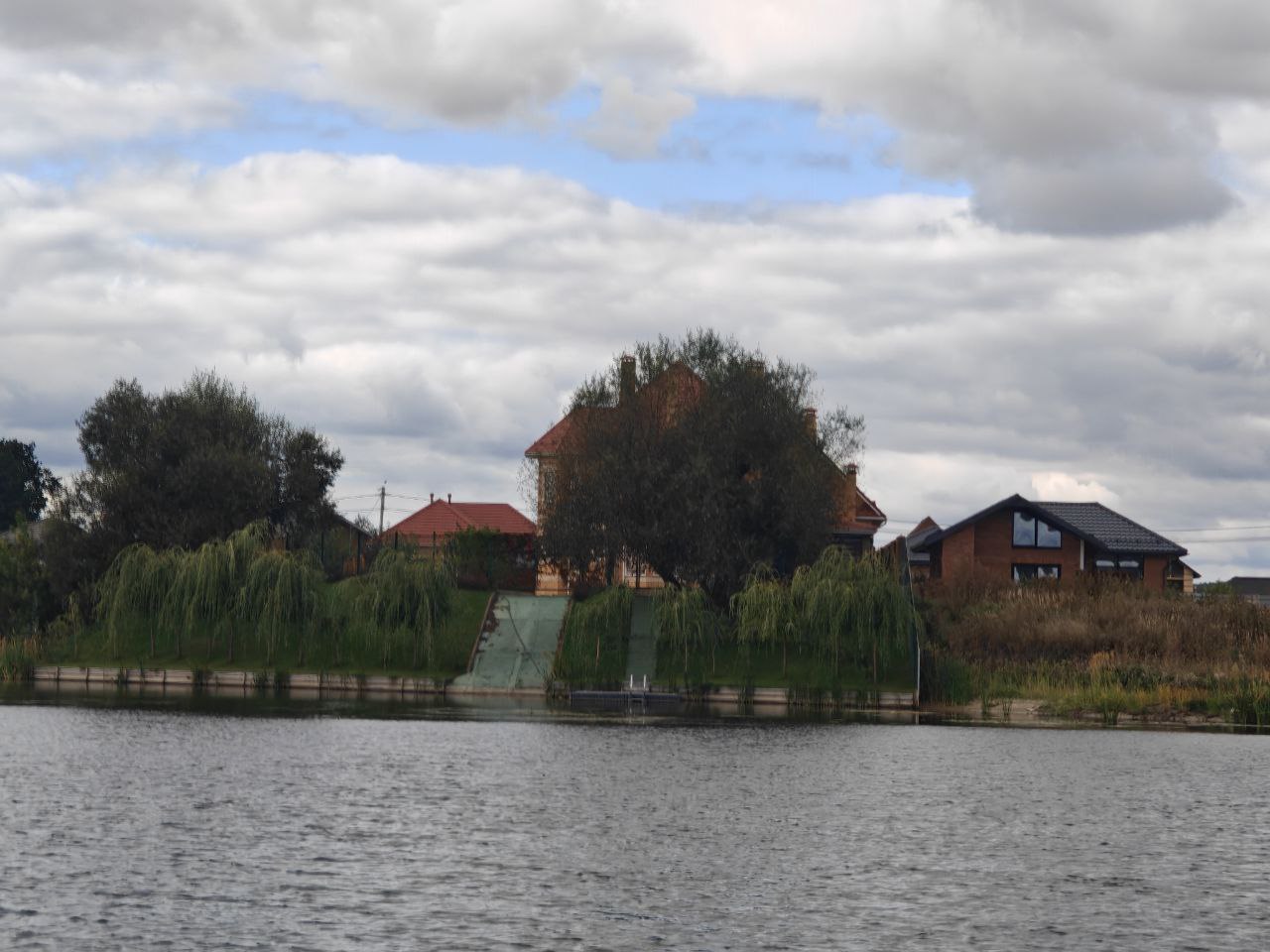 В Курске выявили ещё 19 фактов самовольного строительства у воды