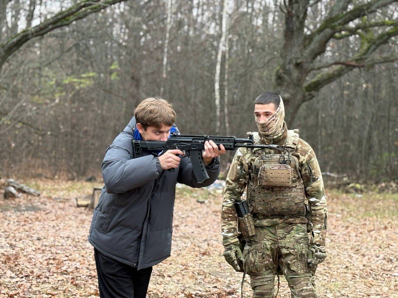 Молодогвардейцы побывали в гостях отряда «БАРС-Курск» Молодогвардейцы побывали в гостях отряда «БАРС-Курск»