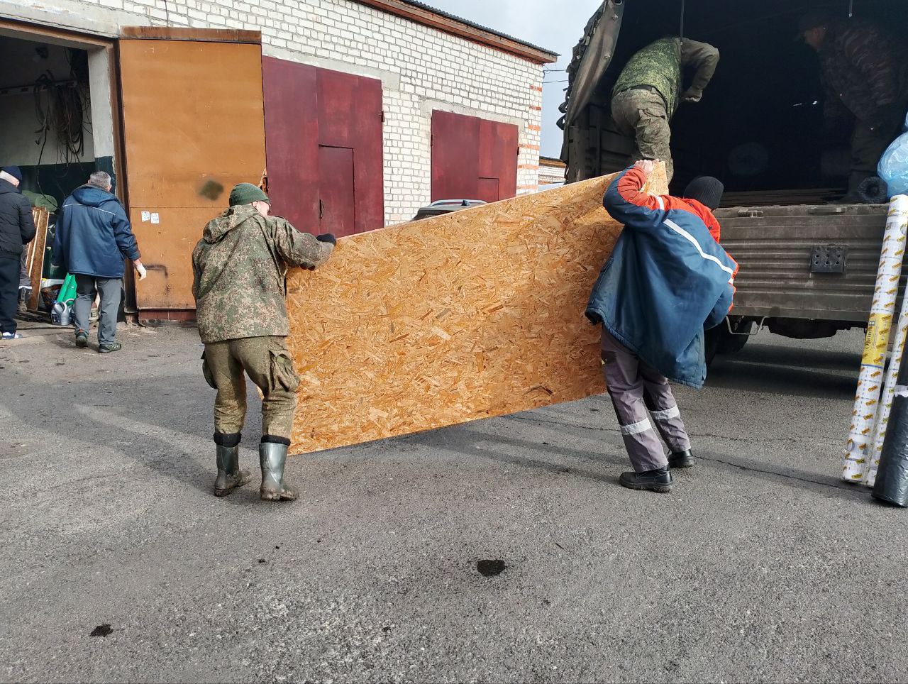 Виктор Катунин: Продолжаем помогать фронту Виктор Катунин: Продолжаем помогать фронту