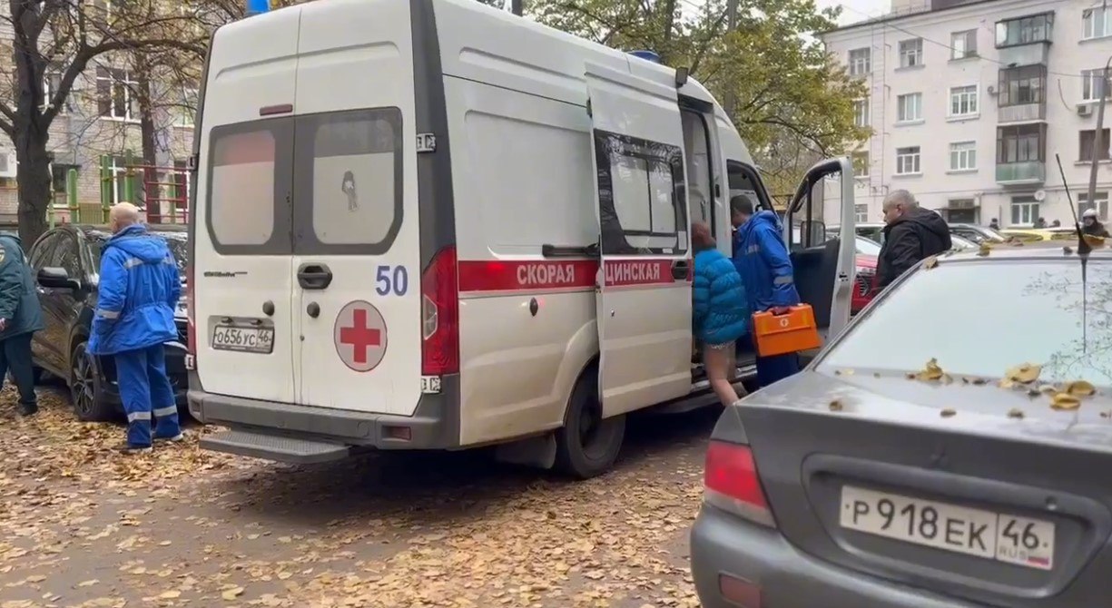 Пожарные МЧС спасли ребёнка из горящей квартиры на улице Ленина в Курске