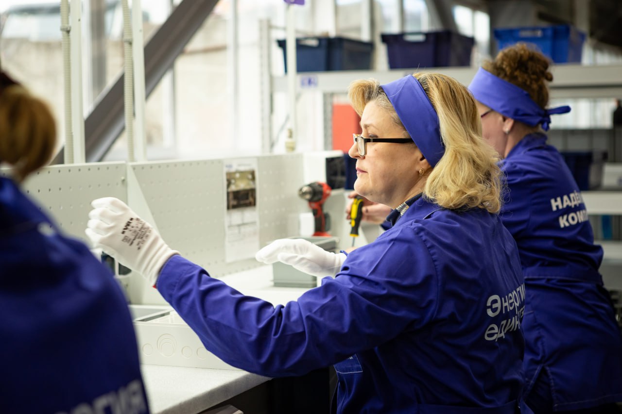 Евгений Маслов: Курский электроаппаратный завод отмечает 80-летие Евгений Маслов: Курский электроаппаратный завод отмечает 80-летие