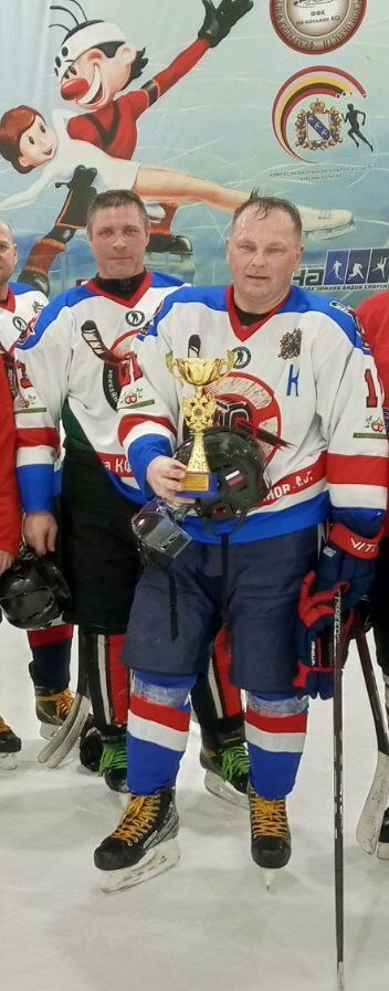 3 ноября 2025 года на ледовой арене "Юбилейный" собрались сильнейшие команды на хоккейном турнире, который стал настоящим праздником спорта и единения 3 ноября 2025 года на ледовой арене "Юбилейный" собрались сильнейшие команды на хоккейном турнире, который стал настоящим праздником спорта и единения