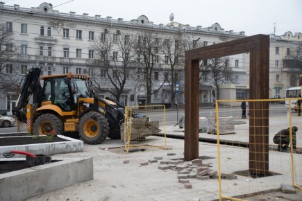 Долгожданное благоустройство сквера у «Куряночки» завершено на 81%