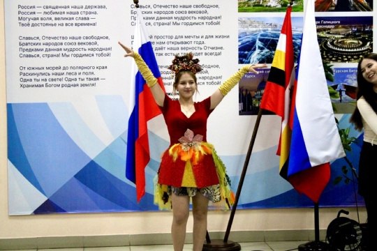 24 октября в стенах Ленинской школы для 10-11 классов было организовано увлекательное мероприятие с конкурсной программой " Осенний вечер в кругу друзей" 24 октября в стенах Ленинской школы для 10-11 классов было организовано увлекательное мероприятие с конкурсной программой " Осенний вечер в кругу друзей"