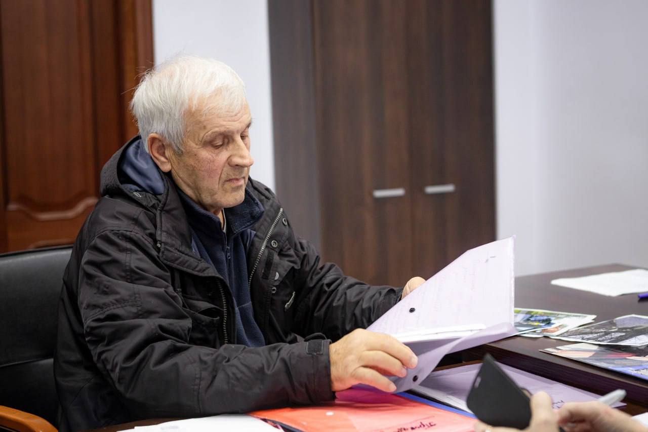 Евгений Маслов: Принял участие в неделе приема граждан по вопросам ЖКХ в региональной общественной приемной партии «Единая Россия», ответив на вопросы жителей Курска на личном приеме. Евгений Маслов: Принял участие в неделе приема граждан по вопросам ЖКХ в региональной общественной приемной партии «Единая Россия», ответив на вопросы жителей Курска на личном приеме.