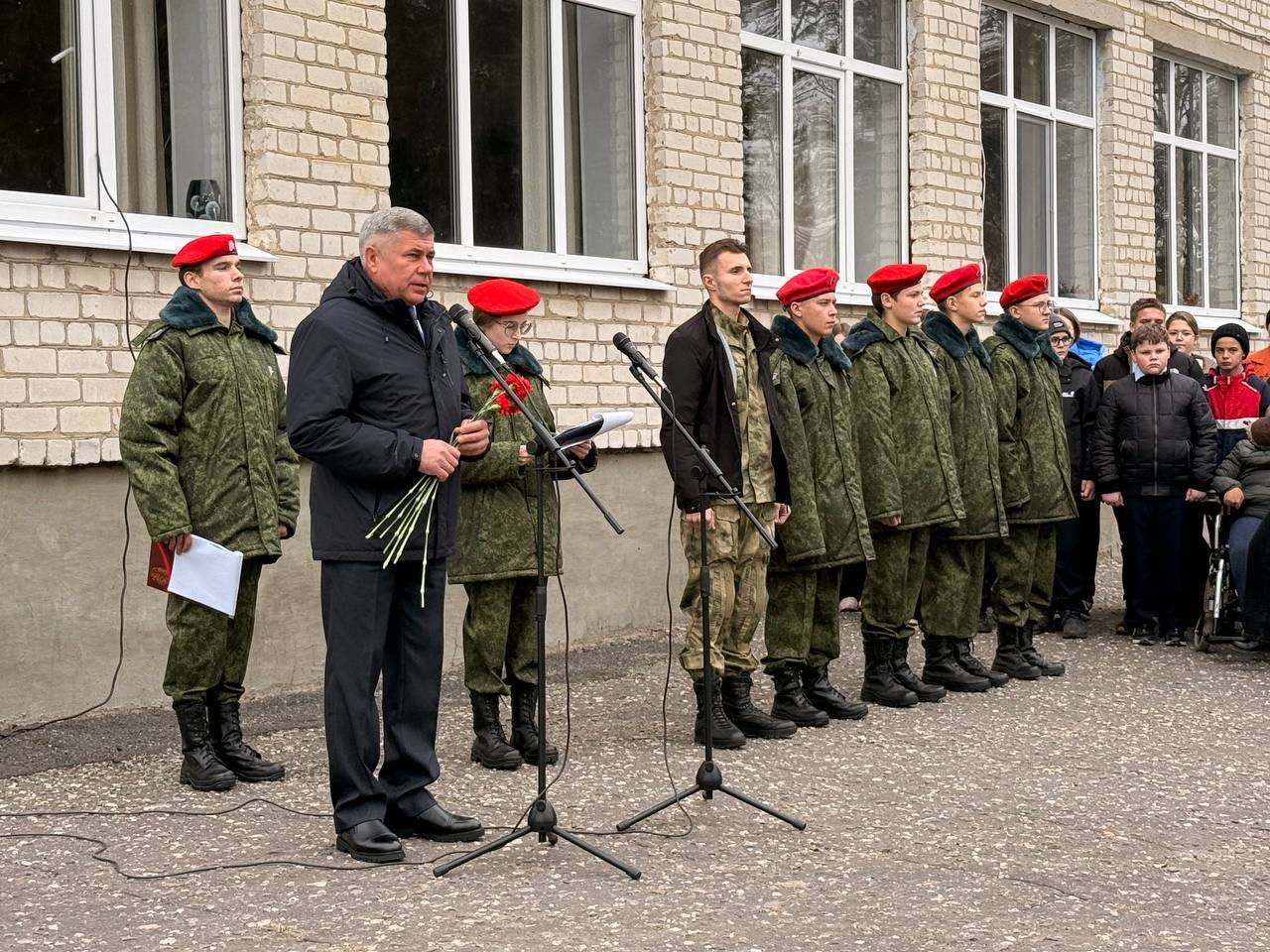 В Зорино увековечили память героев В Зорино увековечили память героев